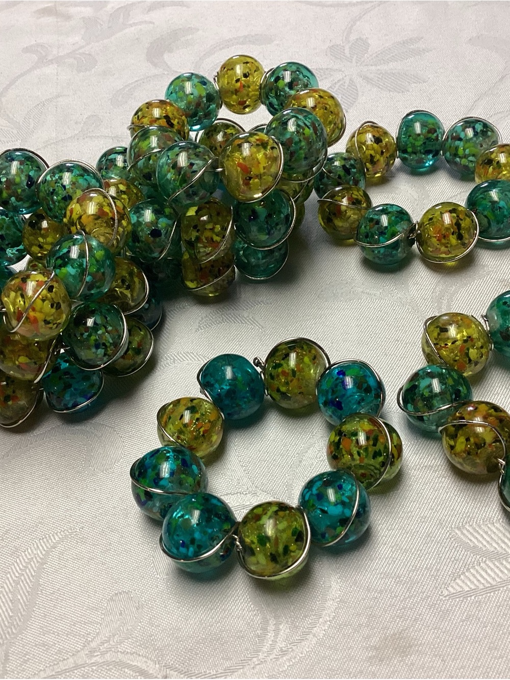 Artisan Multicolor Glass Bead Napkin holders Green & Teal - Picture 5 of 7